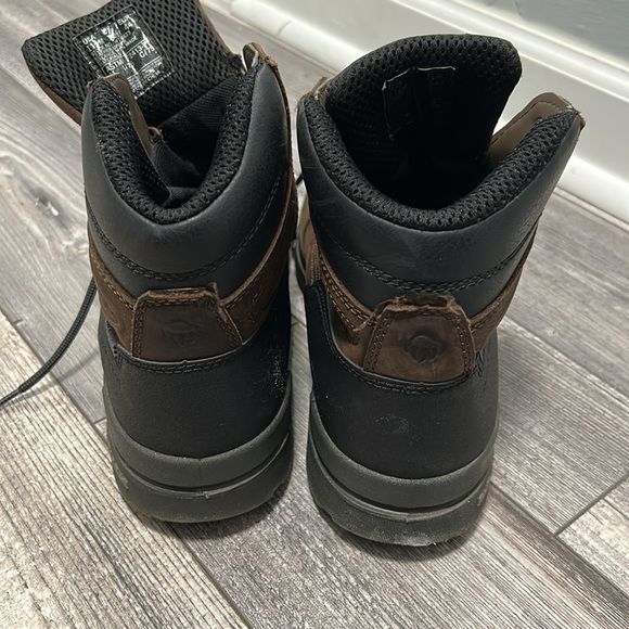 Steel toe boots